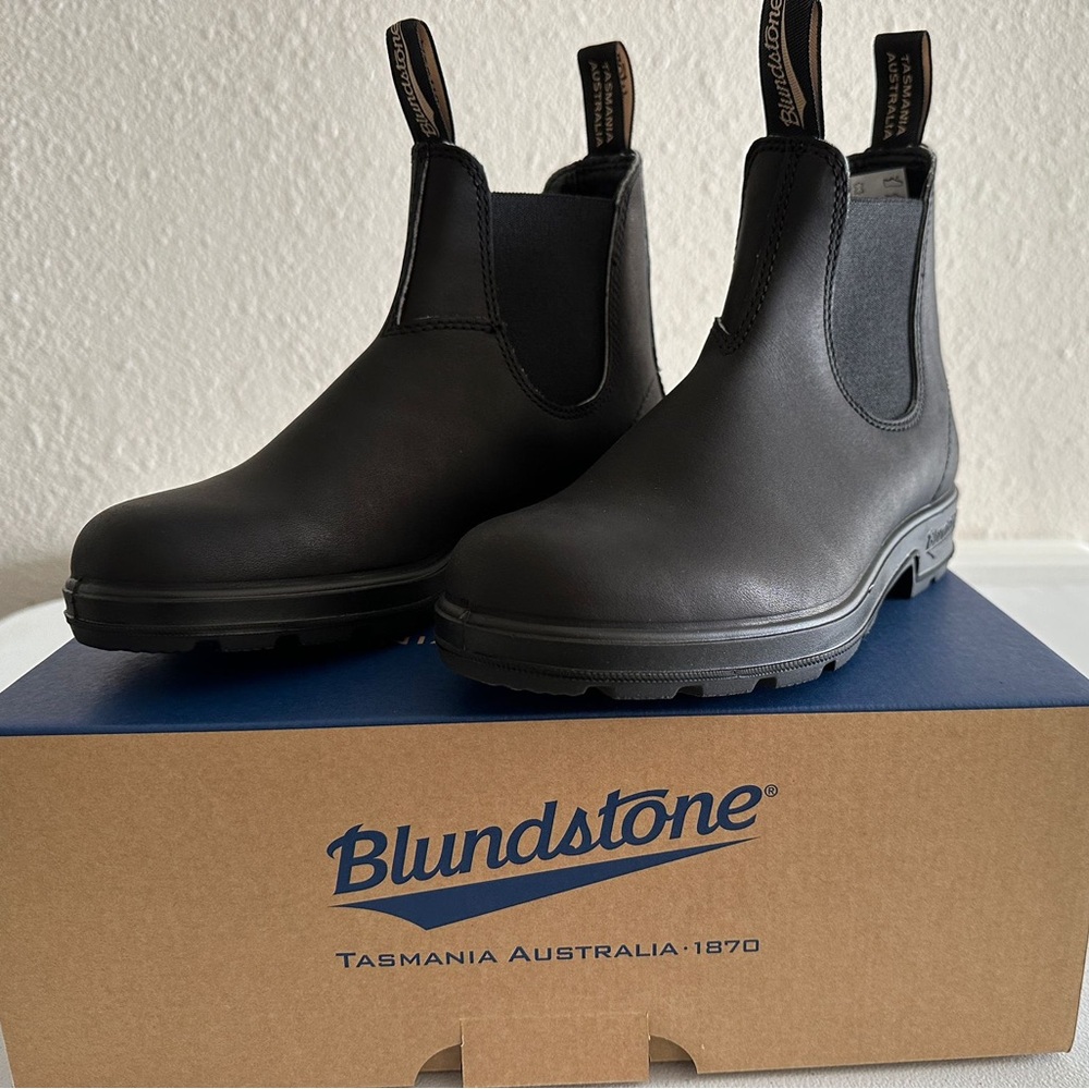 NWT/NWB Blundstone 510 Men’s Original Chealsea Boots in Black